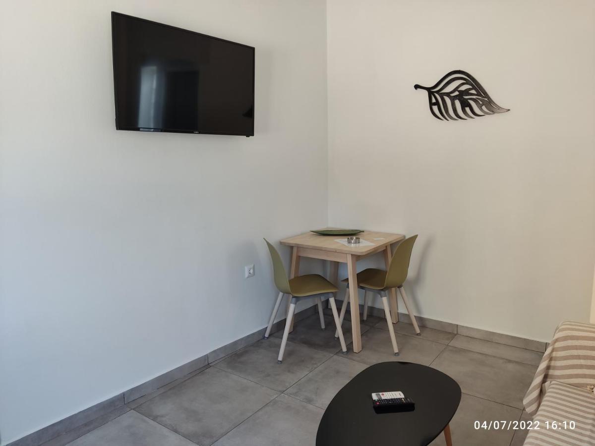 Smyrnis Apartments 埃尔莫波利斯 外观 照片